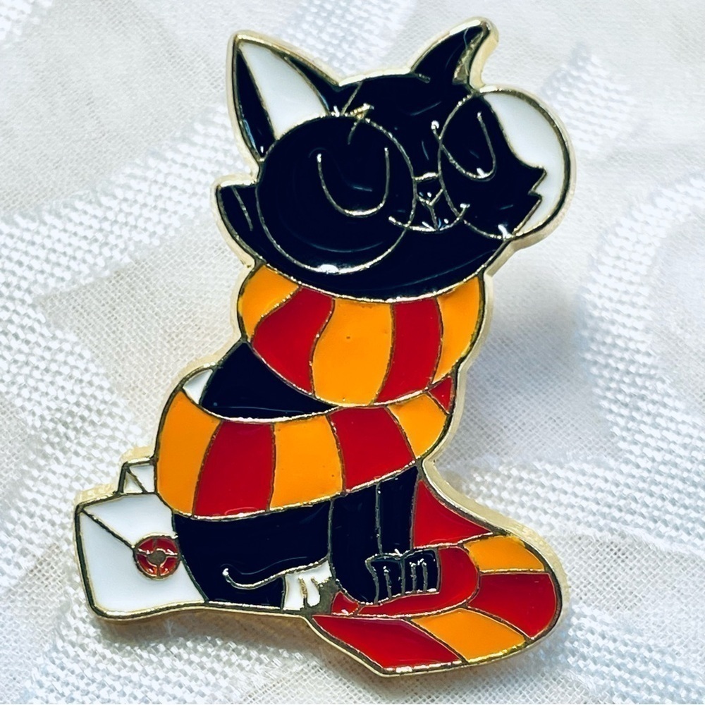 NWOT Harry Potter Hogwarts Cat Enamel Pin - Black Cat with Gryffindor Scarf